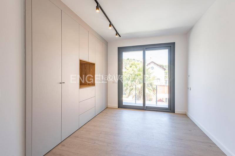 Foto fc9614b3-24e3-473b-8d4c-fdbe3f17adbb. Alquiler casa obra nueva en paseo maritimo en Baixador Castelldefels