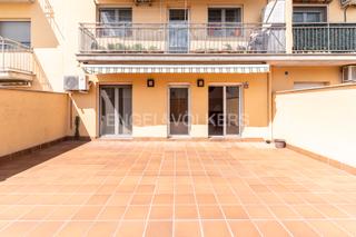 Apartment in Manlleu. Excepcional piso amueblado con gran terraza listo para entrar a