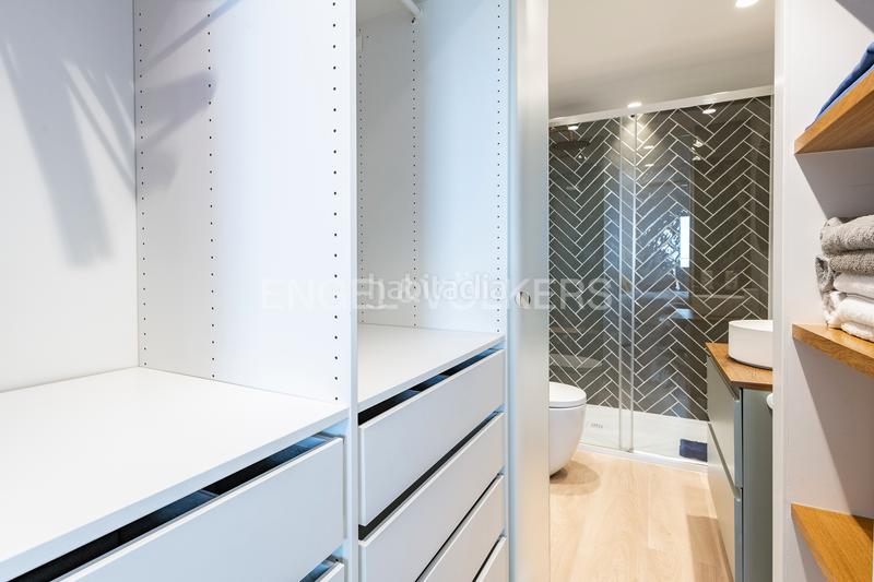 Foto 0c2af67e-0652-4ac3-9633-5bd00b0fecc4. Alquiler apartamento magnífico piso reformado en primera línea de mar en Sitges