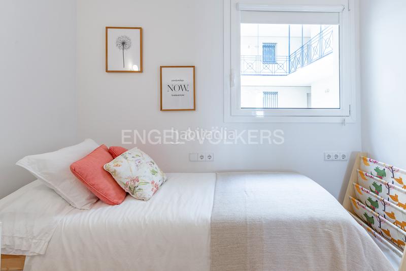 Foto 92af5dc5-af07-4f3b-ac32-efefa5e3cdcd. Alquiler apartamento magnífico piso reformado en primera línea de mar en Sitges