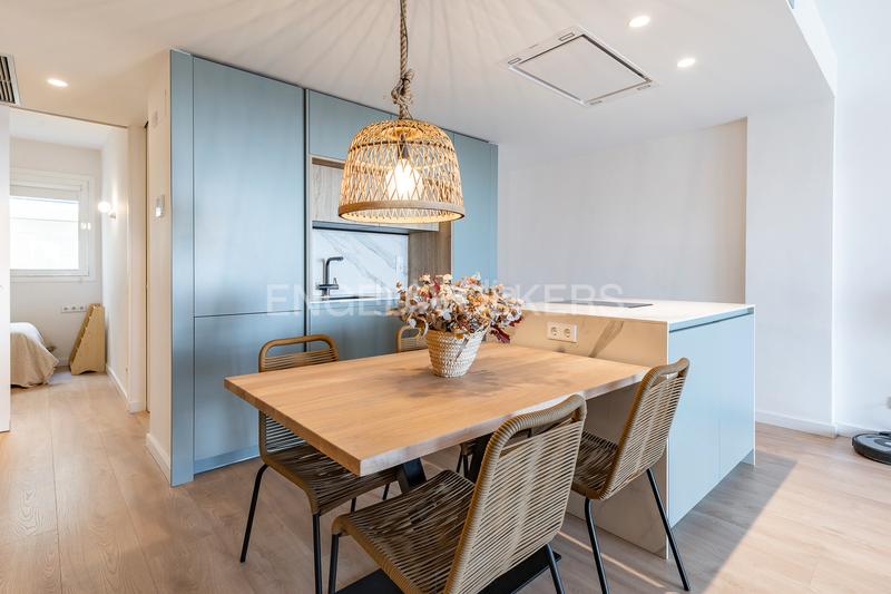Foto c73ce76c-7a00-4d30-b82b-a1d7af057e6c. Alquiler apartamento magnífico piso reformado en primera línea de mar en Sitges
