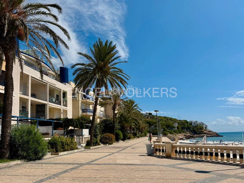 Foto 8669fa36-1051-418c-bca3-bf2ae028e499. Lloguer apartament amb calefacció aparcament piscina a Sitges