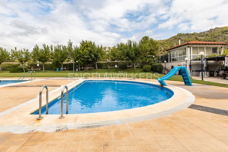 Foto a8457e48-b8cf-4183-ae5b-b34d27f721c6. Lloguer apartament amb calefacció aparcament piscina a Sitges