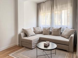 Lloguer Apartament a Sagrada Família. Piso de diseño, a pasos de la sagrada familia