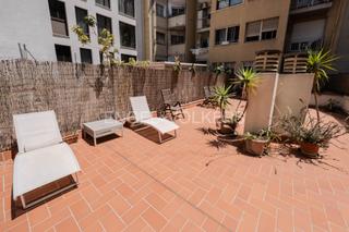 Lloguer Apartament a La Nova Esquerra de l´Eixample. Temporal con gran terraza privada junto a sants estació