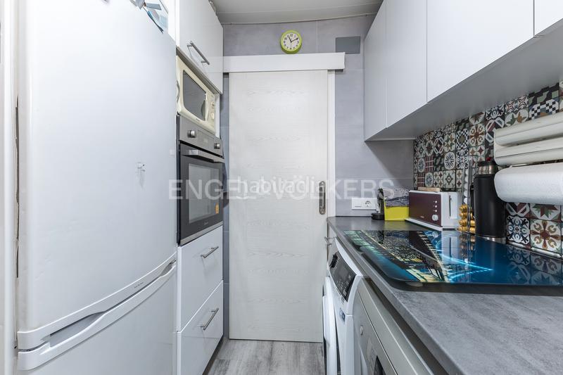 Foto dc7e13b9-6750-4d2f-bb18-b2b7dc1897d8. Ático maravilloso y funcional ático dúplex con 2 terrazas en Hospitalet de Llobregat (L´)