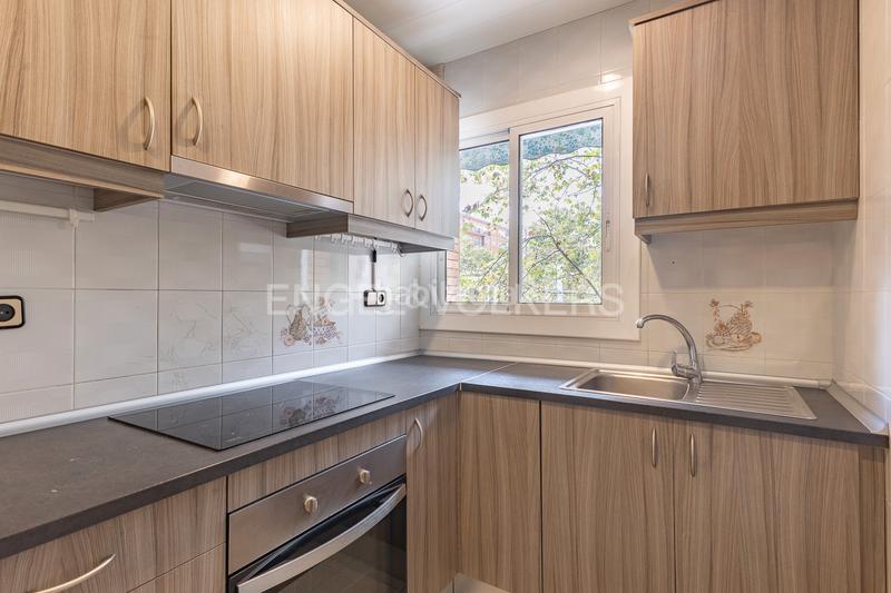 Foto 68a3a38e-74a1-4d5f-b568-4c0e5bcb5113. Apartament amb calefacció a Sant Antoni Barcelona