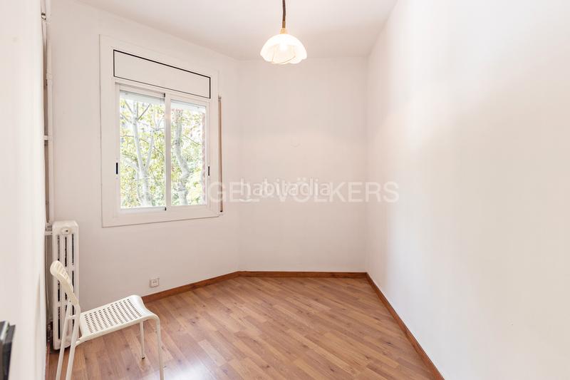 Foto 7b7abbe4-8fd3-4f0a-87bf-16601e69eda5. Apartament amb calefacció a Sant Antoni Barcelona