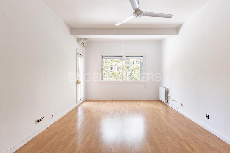 Foto d0f42e7d-5e39-4483-b7b4-1ea245eb99d8. Apartament amb calefacció a Sant Antoni Barcelona