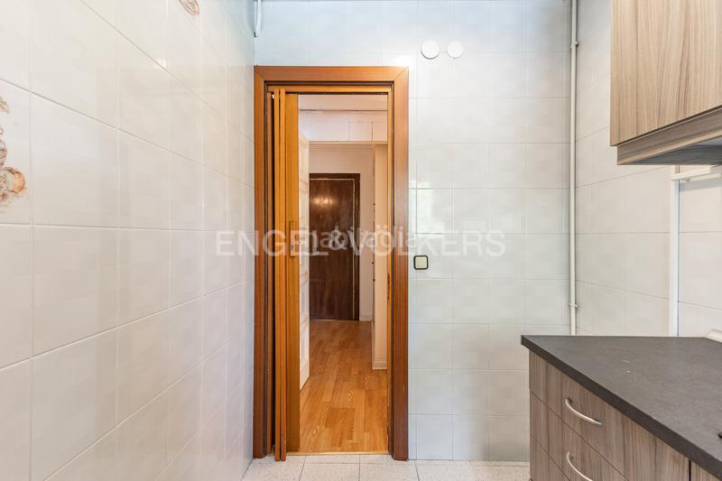 Foto e487cccd-b253-47cf-9a11-46286bacadba. Apartament amb calefacció a Sant Antoni Barcelona