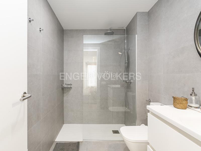 Foto 4fbe8f3c-f478-4b70-b2c3-b3ec0f560682. Miete appartement mit heizung in Guinardó Barcelona