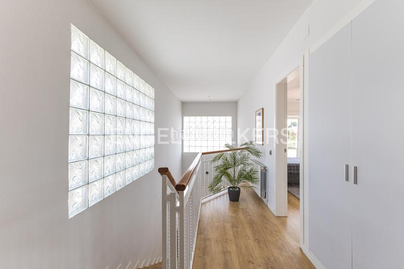 Foto 38268221-9fb8-46db-8bfc-61c6e1dc0b2a. Casa amb calefacció aparcament piscina a Els Masos - Els Garrofers Coma-ruga