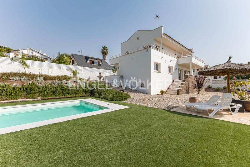 Foto 4af51b02-6c7f-42f6-8036-13e9599eb4a6. Casa amb calefacció aparcament piscina a Els Masos - Els Garrofers Coma-ruga