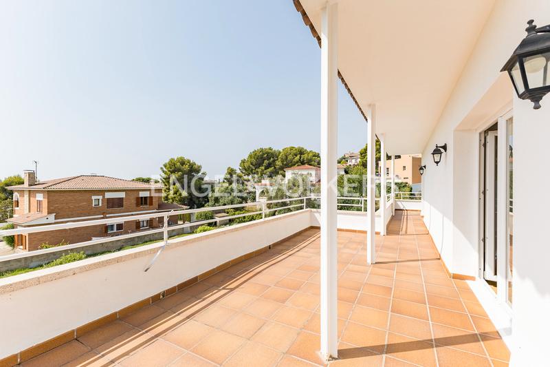 Foto 671cc454-3a5b-4231-b23b-6bf239d93e4e. Casa amb calefacció aparcament piscina a Els Masos - Els Garrofers Coma-ruga