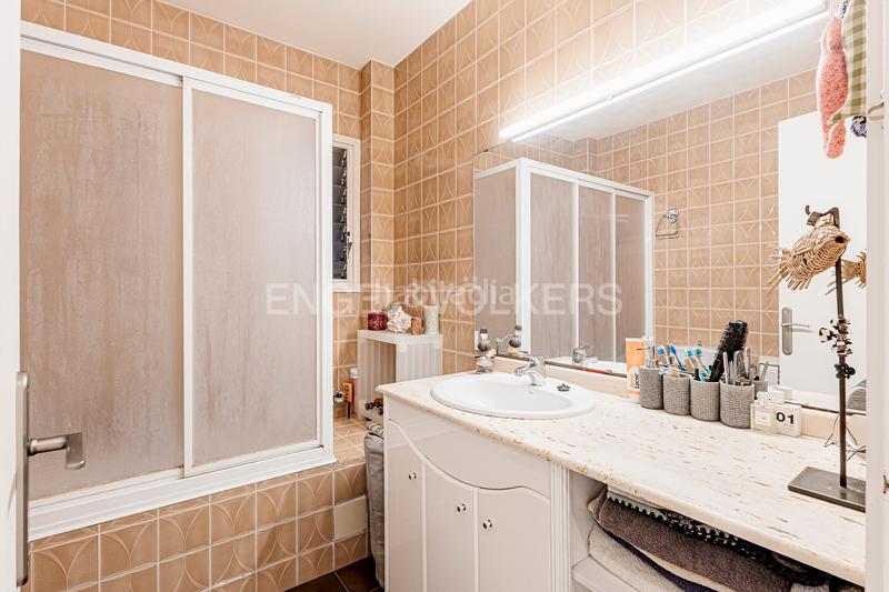 Foto 0b9880c2-effb-4096-8874-9c39624f4037. Apartament amb calefacció a Vila de Gràcia Barcelona