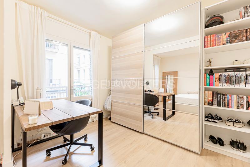 Foto a158a7a4-f7df-4a14-9bc8-d1d46f995646. Apartament amb calefacció a Vila de Gràcia Barcelona