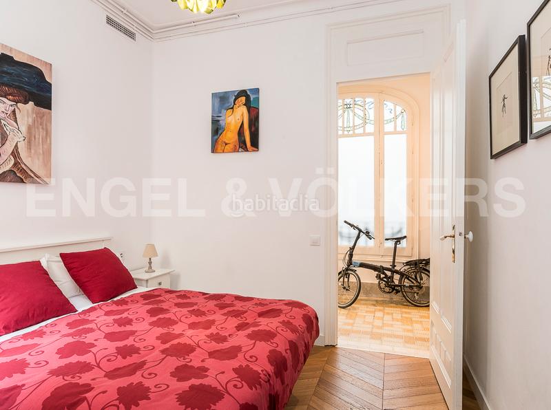 Foto 23f010fc-3d20-47fa-b26f-3c3523139c54. Alquiler apartamento encantador piso temporal en eixample dreta en Barcelona