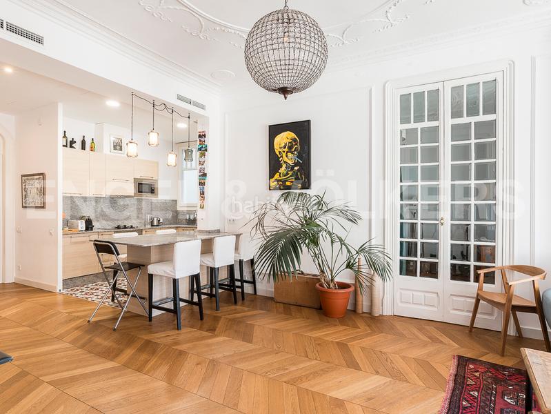 Foto ad8c0119-22ec-4e9b-b51c-1df80eff5935. Alquiler apartamento encantador piso temporal en eixample dreta en Barcelona