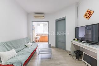 Piccolo appartamento in La Marina del Port. Tu nuevo hogar en zona franca te espera.