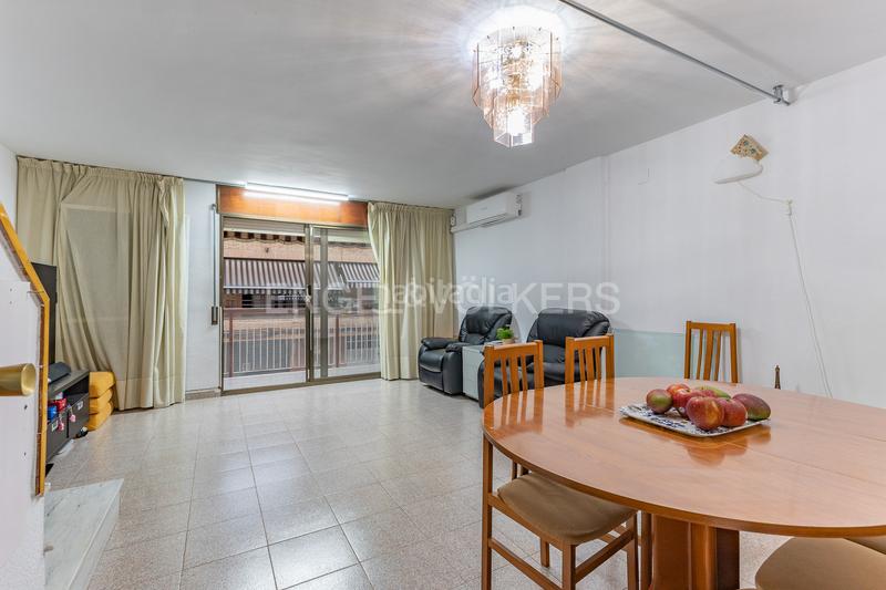 Foto 48b292ca-1695-43e5-bd33-6d0a00c86c23. House with heating parking in Vinyets-Molí Vell Sant Boi de Llobregat