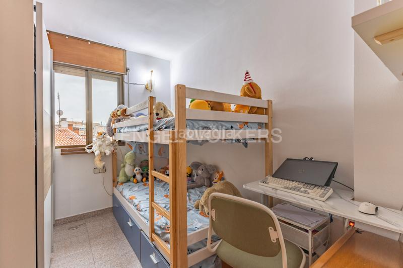 Foto 5269ad23-d3cd-470f-a7aa-2564faa33f02. House with heating parking in Vinyets-Molí Vell Sant Boi de Llobregat