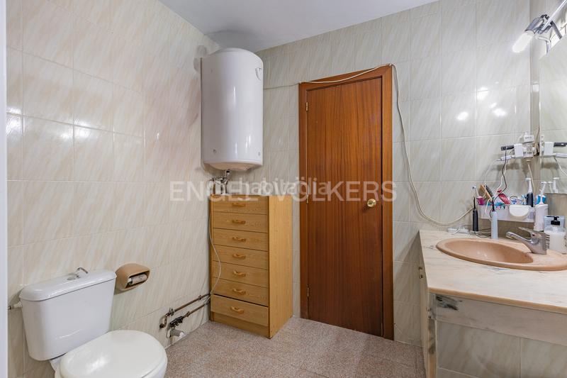 Foto d35277b9-9a00-40ca-8783-f45193070f13. House with heating parking in Vinyets-Molí Vell Sant Boi de Llobregat