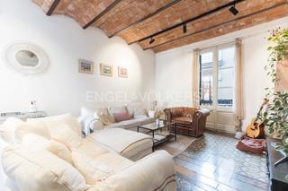 Appartement  Carrer de martínez de la rosa. Amplio piso reformado con encanto modernista en gràcia