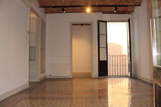 Apartament  Carrer de martínez de la rosa. Amplio piso reformado con encanto modernista en gràcia