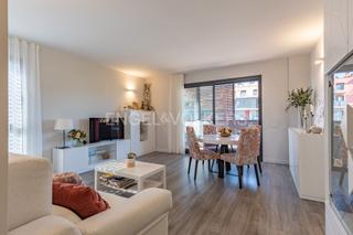 Appartement à Poble - Casc Antic. Espectacular piso de obra semi nueva en el centro de castellar