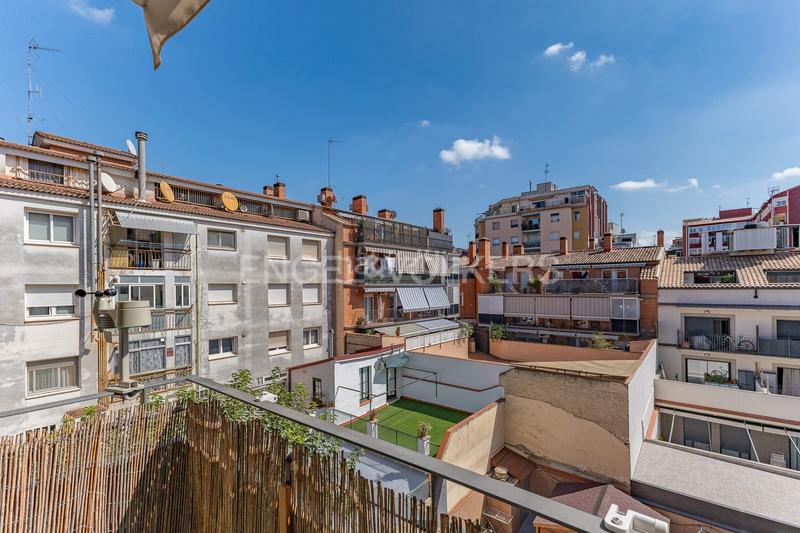 Foto b6353b3b-ba70-4bfa-b4b0-dd47ae3af16f. Àtic amb calefacció aparcament a Mercat Rubí