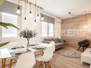 Alquiler Apartamento en St. Pere - Sta. Caterina - El Born. Piso muy luminoso temporal de tres habitaciones en el born dispo