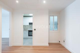 Appartement à La Torrassa. Oportunidad  recién reformada en collblanc  torrassa