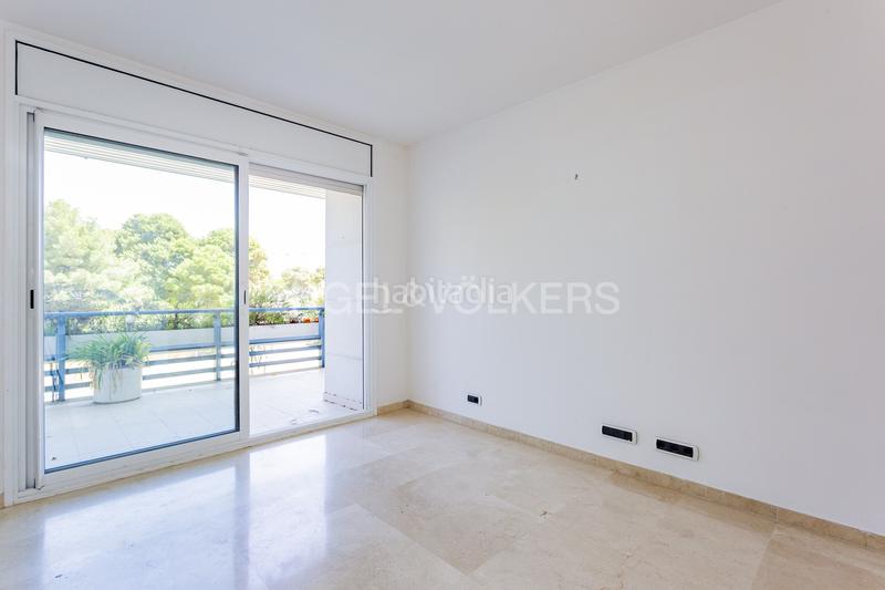 Foto 0fcee01c-b09d-4a2c-b56f-1cec58eb4c14. Lloguer apartament amb calefacció aparcament piscina a Sitges