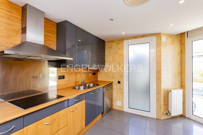 Foto 0763c056-ae97-490a-bbc1-d697c1bf41c8. Miete appartement mit heizung parking pool in Can Girona - Terramar - Vinyet Sitges