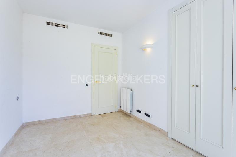 Foto 76fd92d7-1947-4cc4-a149-791b81ff542a. Miete appartement mit heizung parking pool in Can Girona - Terramar - Vinyet Sitges