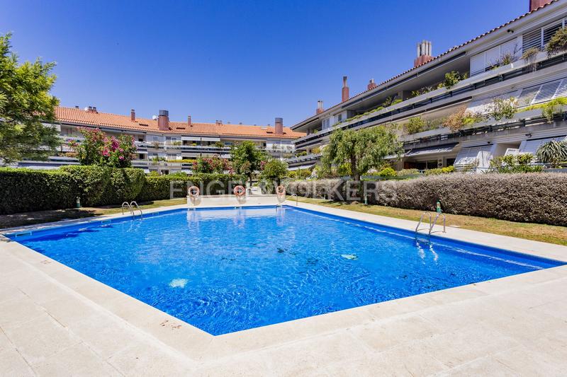 Foto e560f8aa-c357-4b9e-811f-1b50591737f4. Miete appartement mit heizung parking pool in Can Girona - Terramar - Vinyet Sitges