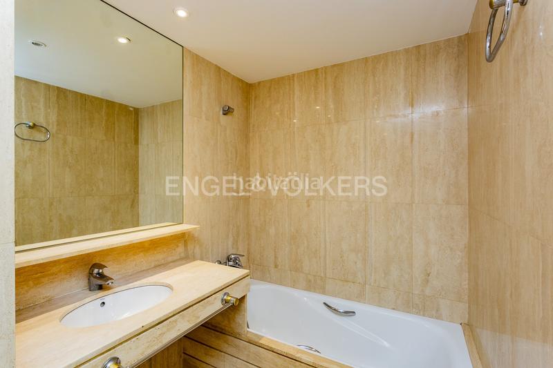 Foto 073708f4-baa0-4c08-b11b-842816923578. Rent apartment with heating parking pool in Can Girona - Terramar - Vinyet Sitges