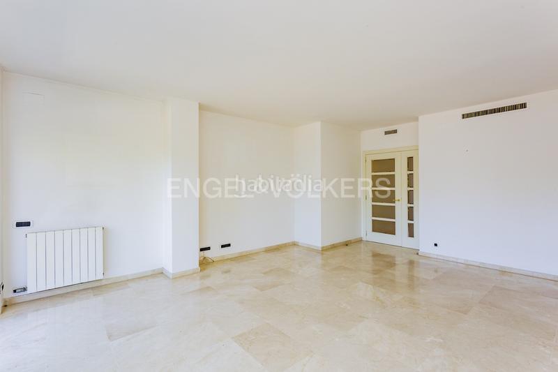 Foto 3bd22938-dae3-4964-877d-71907a8da70a. Rent apartment with heating parking pool in Can Girona - Terramar - Vinyet Sitges