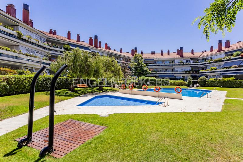 Foto ee4122f0-a69e-4ed0-be7d-3d5f58178efa. Rent apartment with heating parking pool in Can Girona - Terramar - Vinyet Sitges
