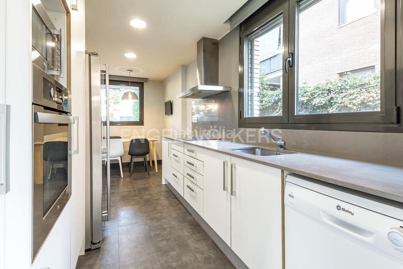 Foto 0d03aec1-a70b-40fe-aeed-60c0db18a897. Alquiler casa vivienda a tres vientos en residencial en Cardedeu