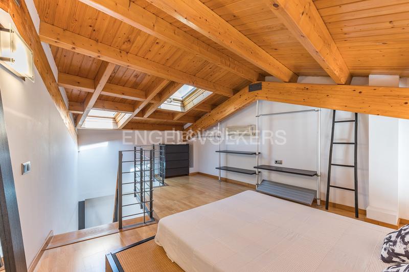 Foto 63da4bab-ee24-4fc6-80a2-eb5dc9e016e9. Duplex con riscaldamento in Centre - Estació Sant Cugat del Vallès