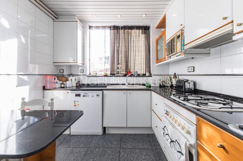 Foto 05879522-b4d7-42f0-a8e0-00fd9be9328c. House with heating parking in La Cogullada Terrassa