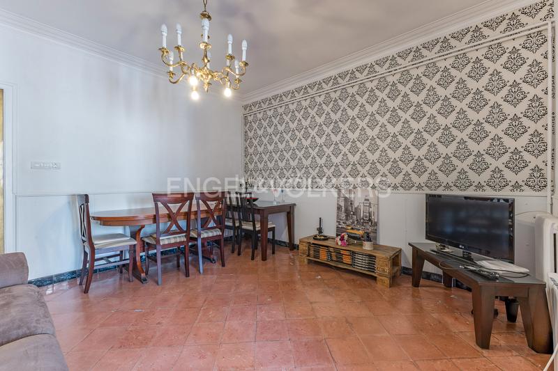 Foto 0accc50e-c0cf-40cb-ad42-206b2ec8dd98. House with heating parking in La Cogullada Terrassa