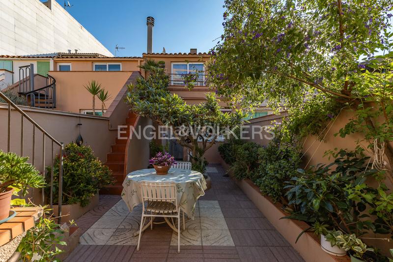 Foto 5ed32809-02eb-443c-98bb-08ae0b7c7b98. House with heating parking in La Cogullada Terrassa