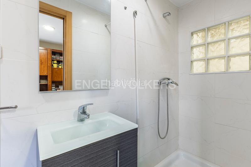 Foto 7b5fb8cd-b459-41be-85ec-8d0f86ec3548. House with heating parking in La Cogullada Terrassa