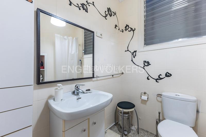 Foto f07c627e-c2b2-445c-ab97-ca03476674cb. House with heating parking in La Cogullada Terrassa