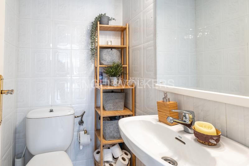 Foto 47db73e2-b8e5-4d7d-b3b0-7084119d7340. Casa adossada amb calefacció aparcament a Bufalà Badalona