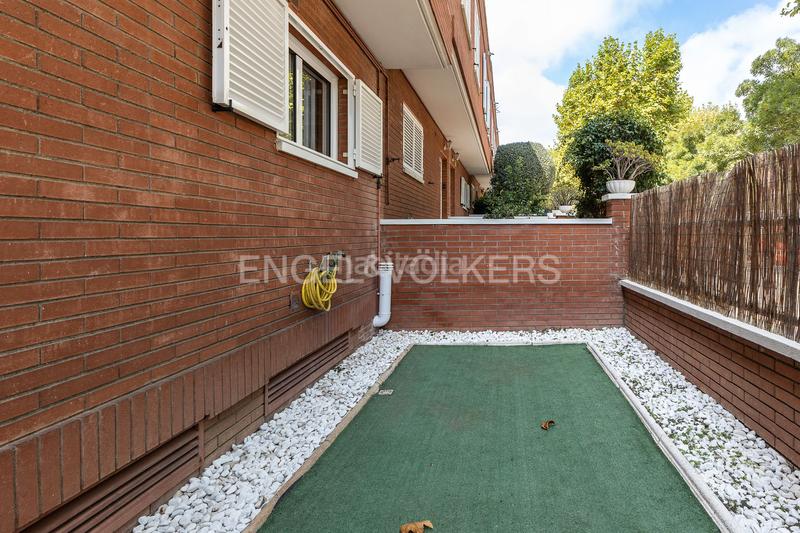 Foto 51f806d2-2440-4e00-9302-d542379e871d. Casa adossada amb calefacció aparcament a Bufalà Badalona