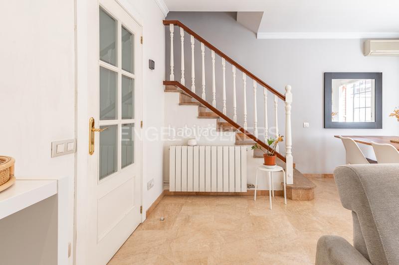 Foto 73fa115b-e82f-4aa0-9cdc-28c0f83d9795. Casa adossada amb calefacció aparcament a Bufalà Badalona