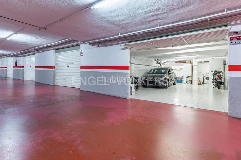 Foto c310e7ee-5e7a-4d2d-9a8b-b2dd2bde64d3. Casa adossada amb calefacció aparcament a Bufalà Badalona